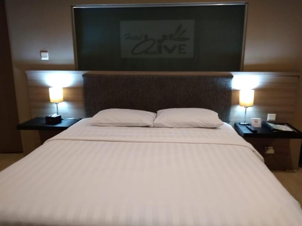Hotel Olive Tangerang Extérieur photo